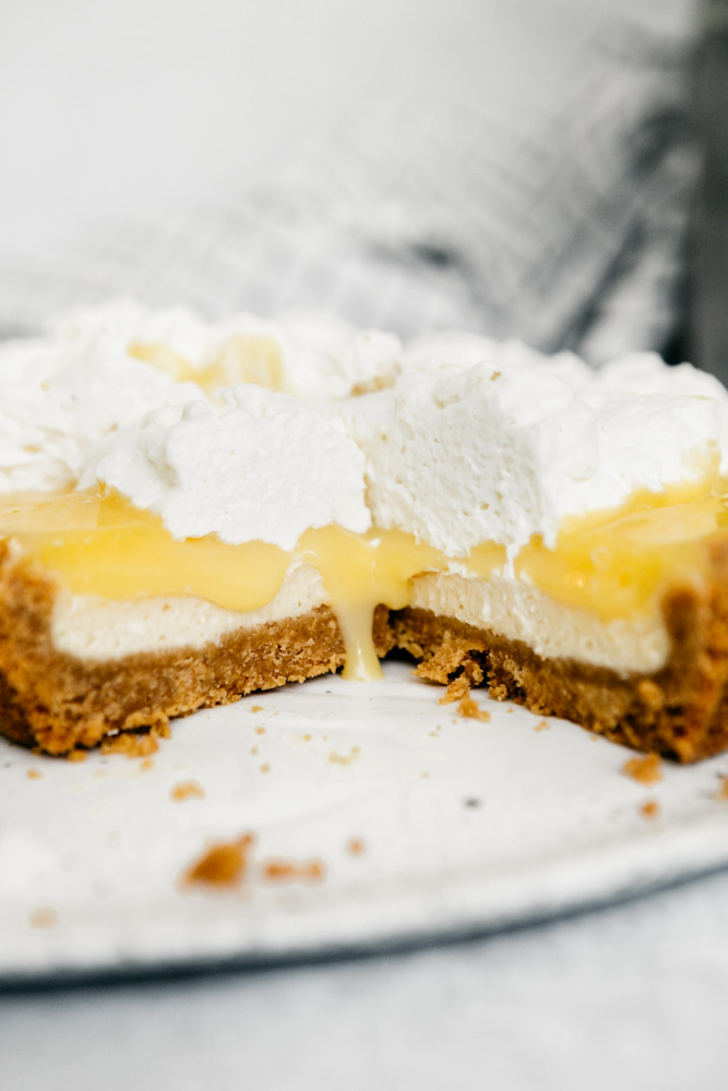 Lemon Curd Cheesecake. 