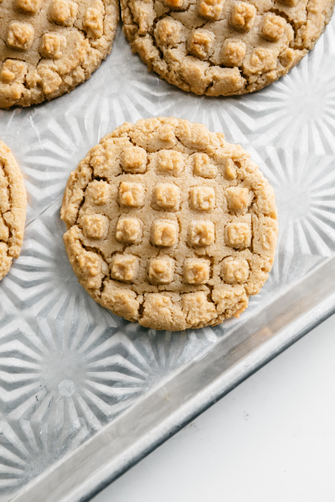 Cookies on a baking sheet 