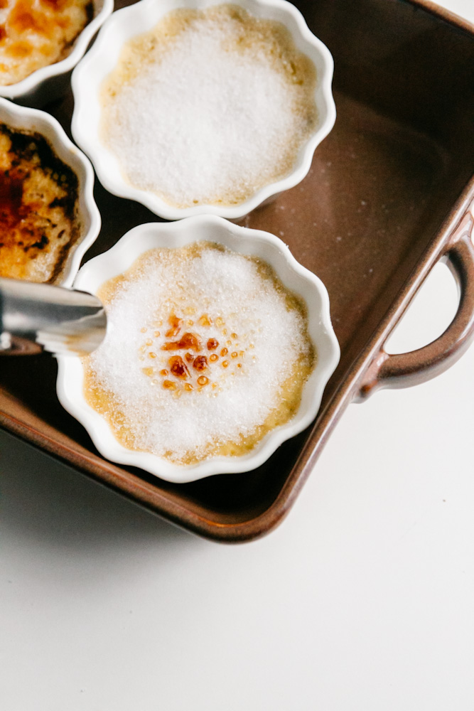 Crystallizing sugar on top of custard 