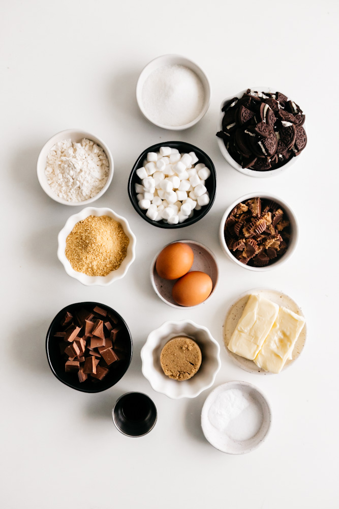 Ingredients in bowls for cookies 