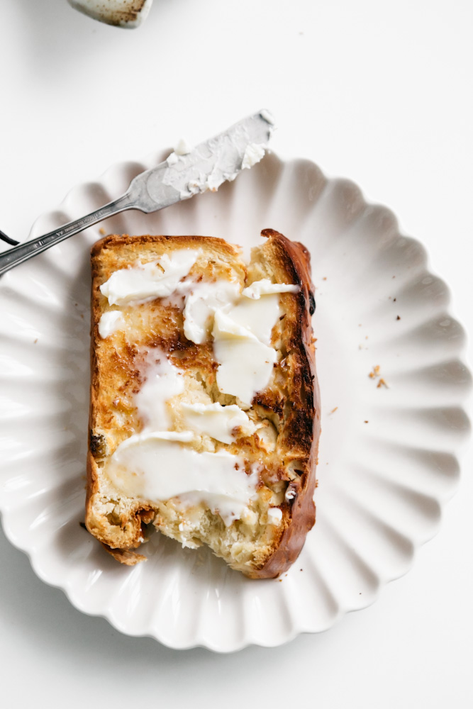 Toasted Mama Elizabeth’s Julekake Bread