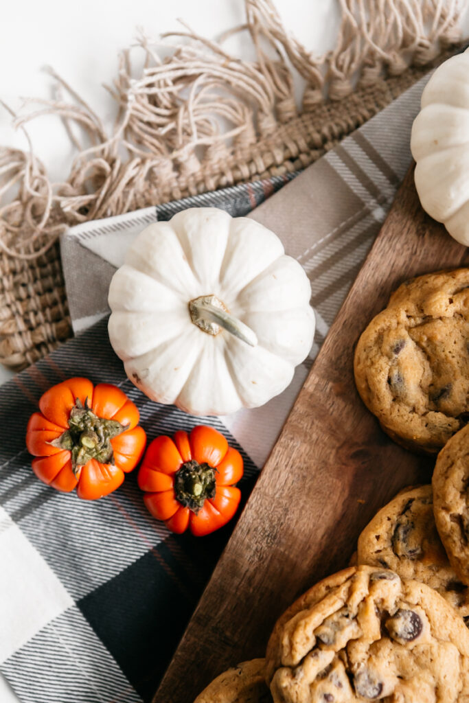 White and orange mini pumpkins 