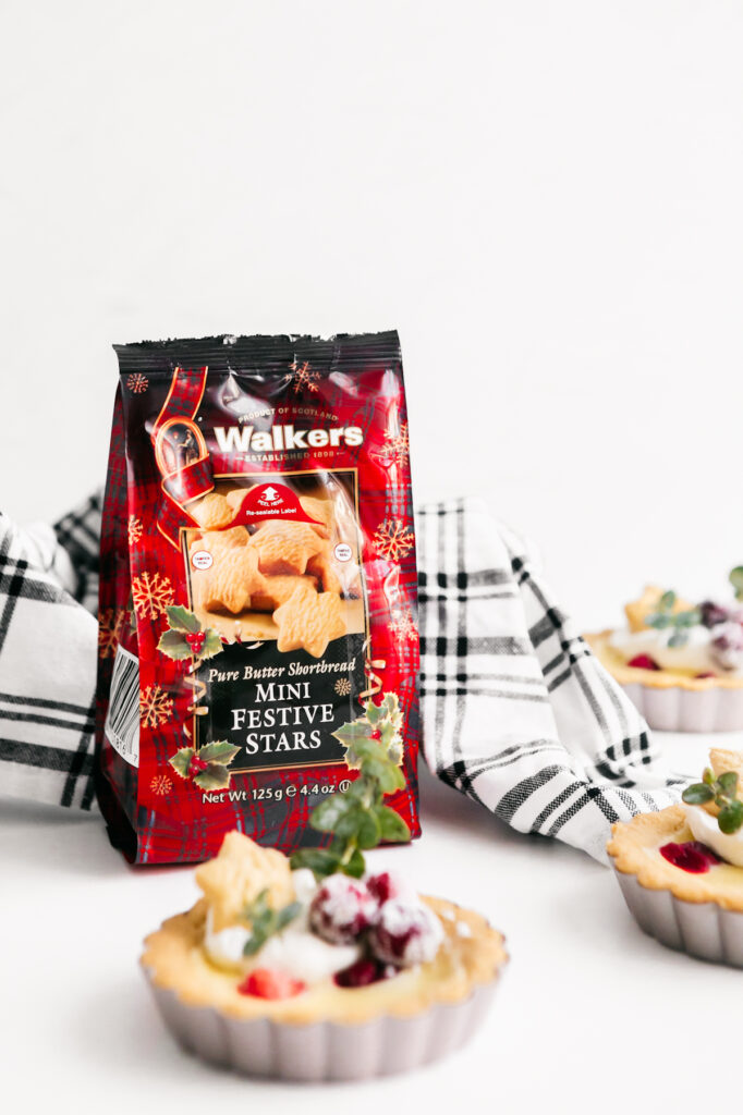 Mini Cranberry Cheesecake Tarts with a Walker mini star bag 