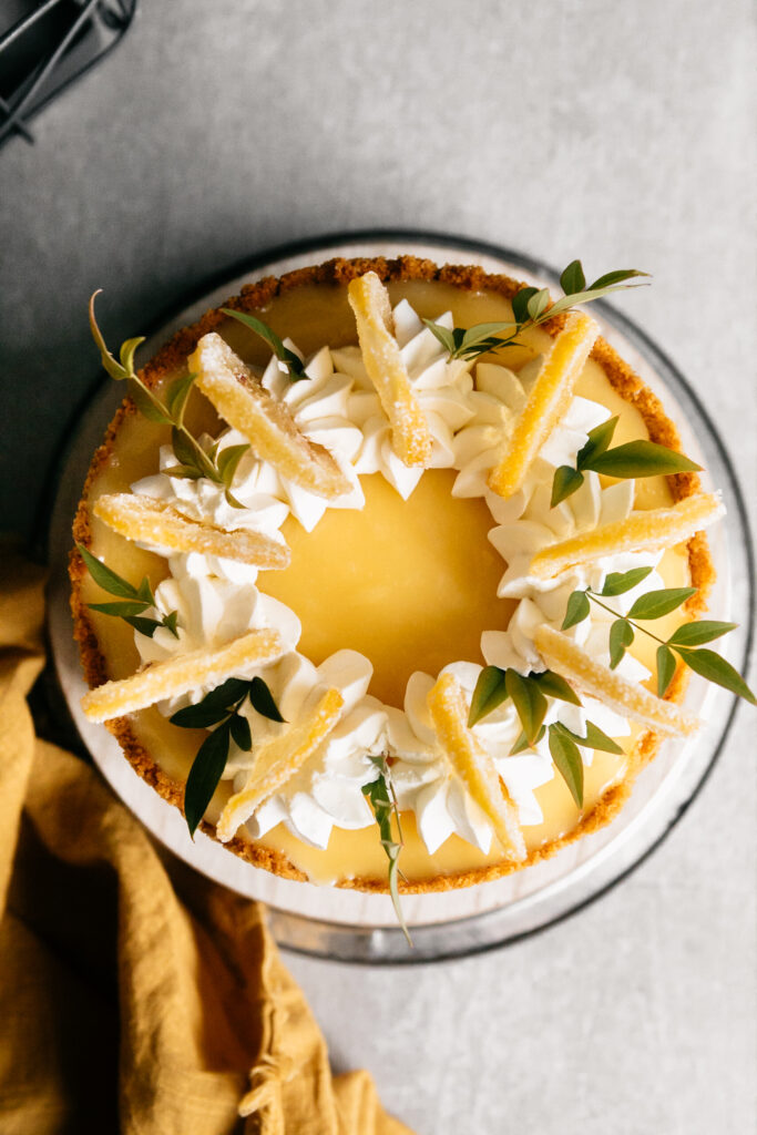 A whole cheesecake, aerial view 