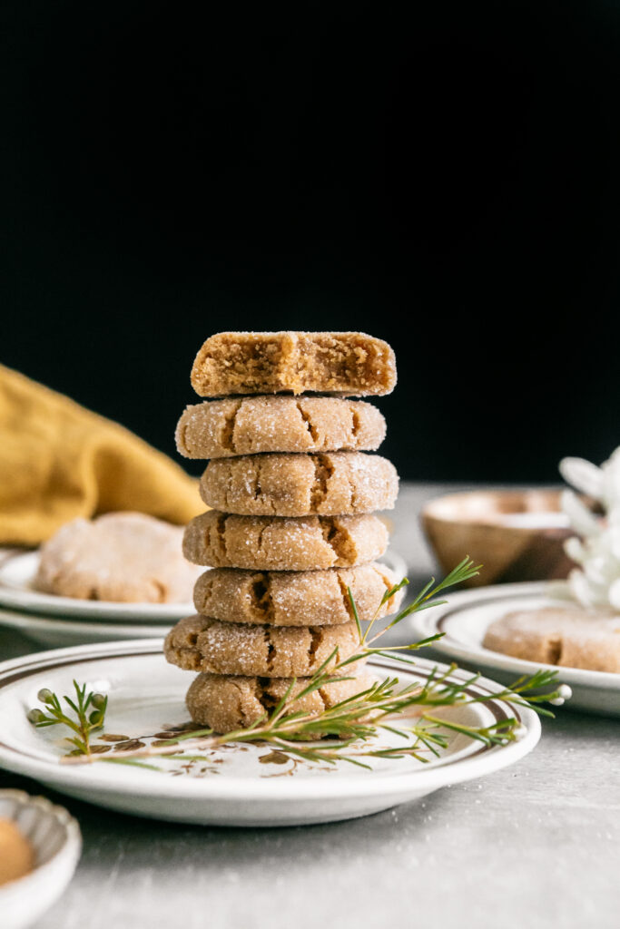 A stack of cookies 