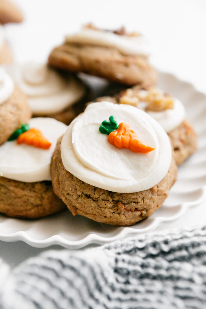 piped carrots on cookies 