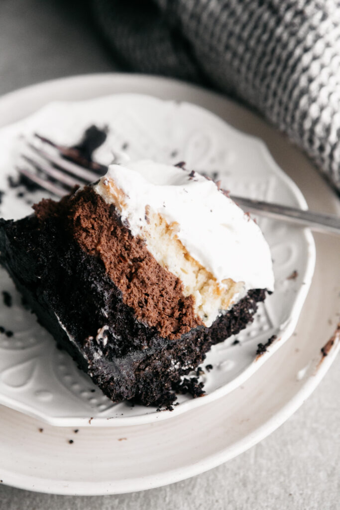 Cheesecake on a plate 