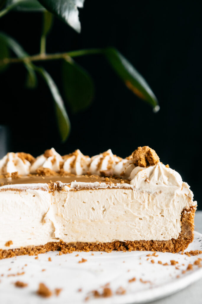 inside of a No-Bake Biscoff Cheesecake