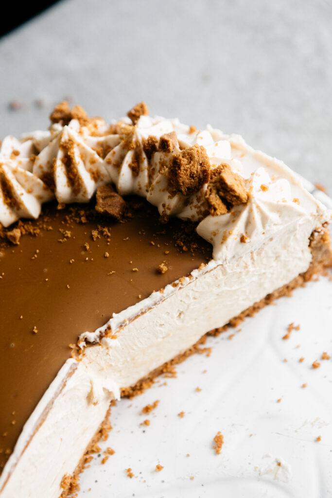 sliced top view of a cheesecake 