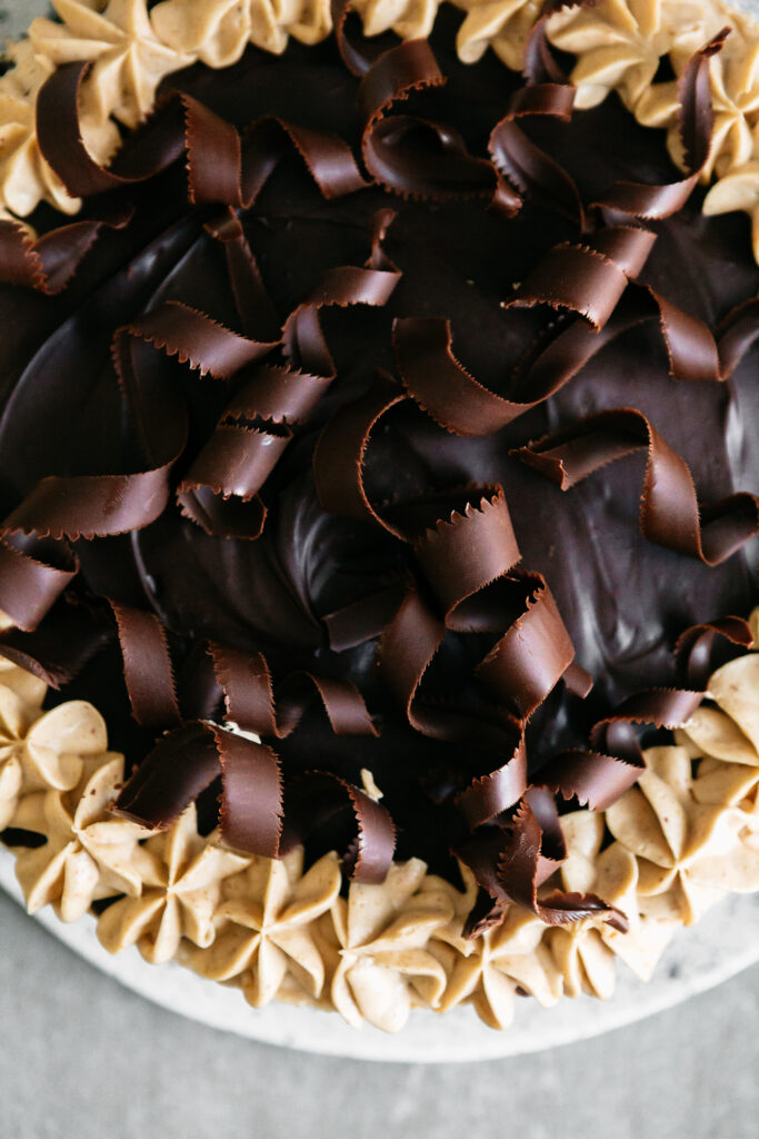 Chocolate curls on a cheesecake 