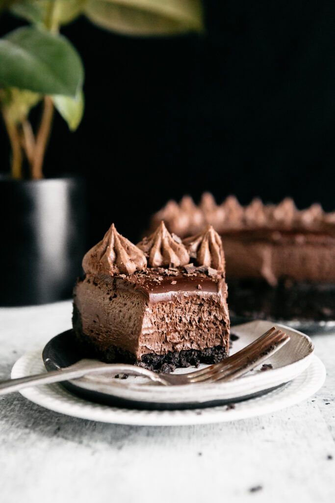 Ultimate No-Bake Chocolate Cheesecake Slice 