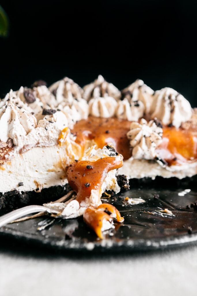 No-Bake Caramel Toffee Cheesecake