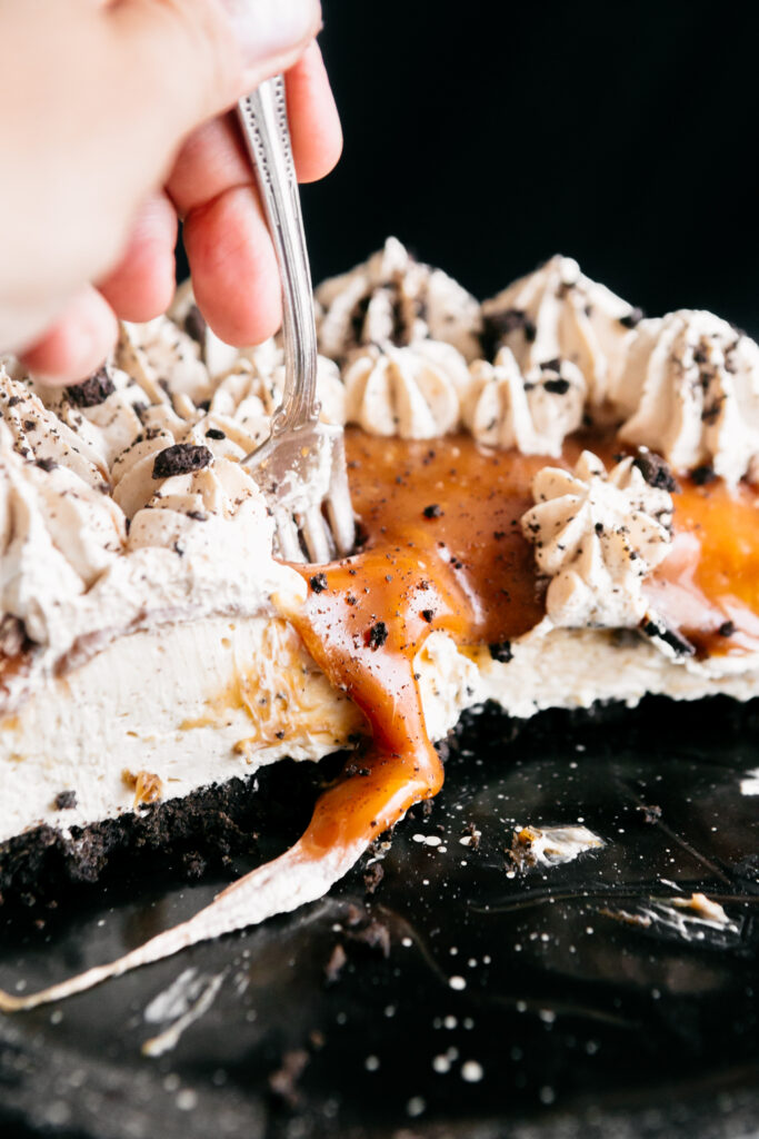 No-Bake Caramel Toffee Cheesecake