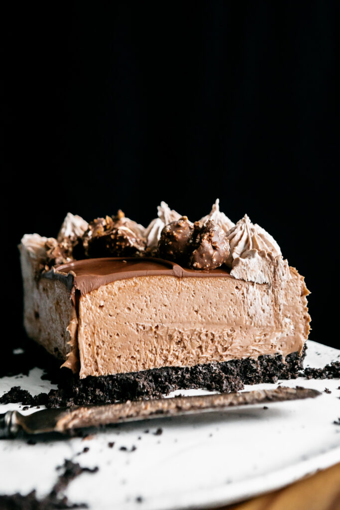 Side view of a cheesecake 
