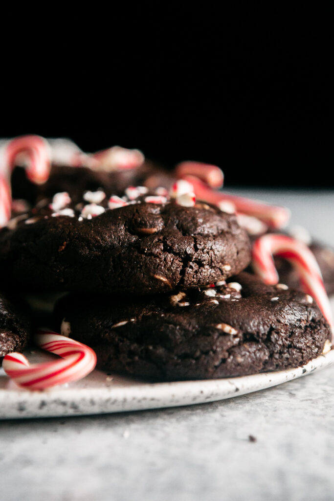 Molten Peppermint Hot Cocoa Cookies