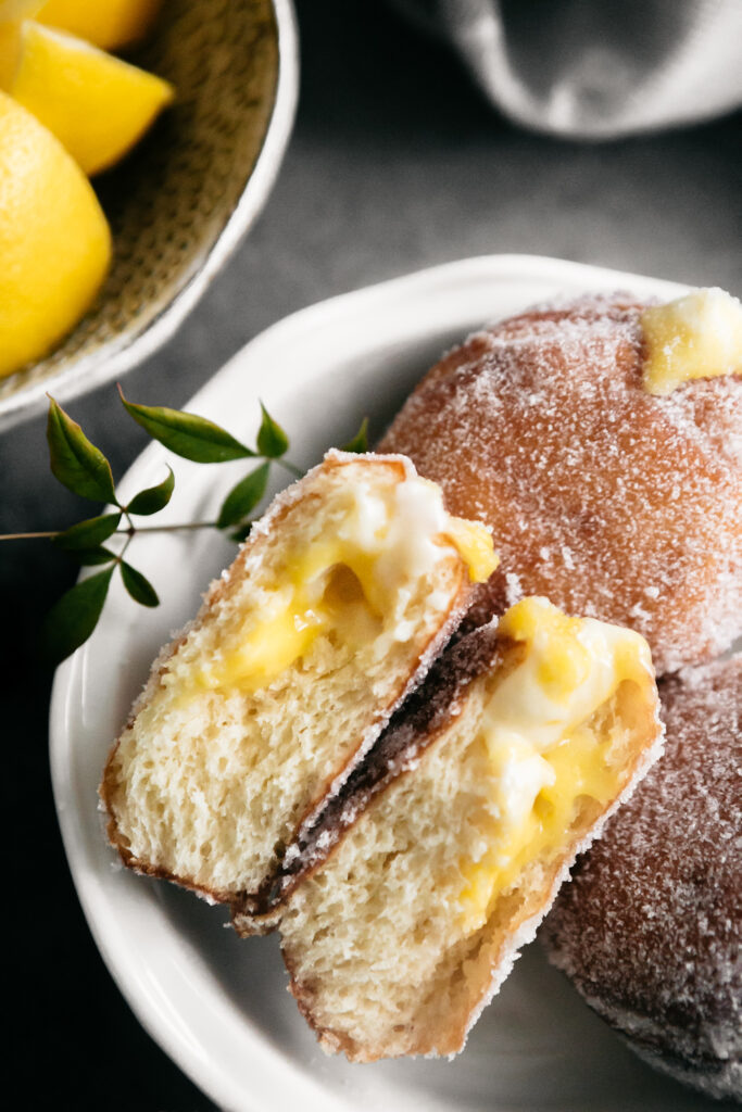 Split donuts with lemon cheesecake filling