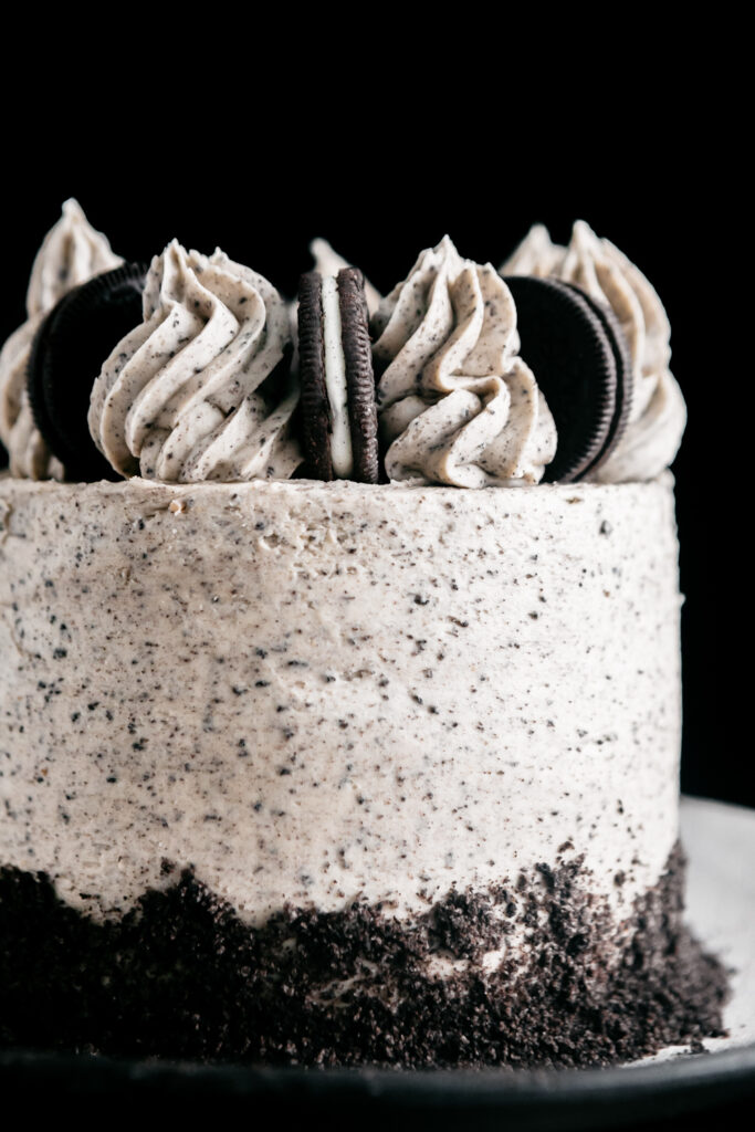 Oreo Crust Cookies and Cream Cake 