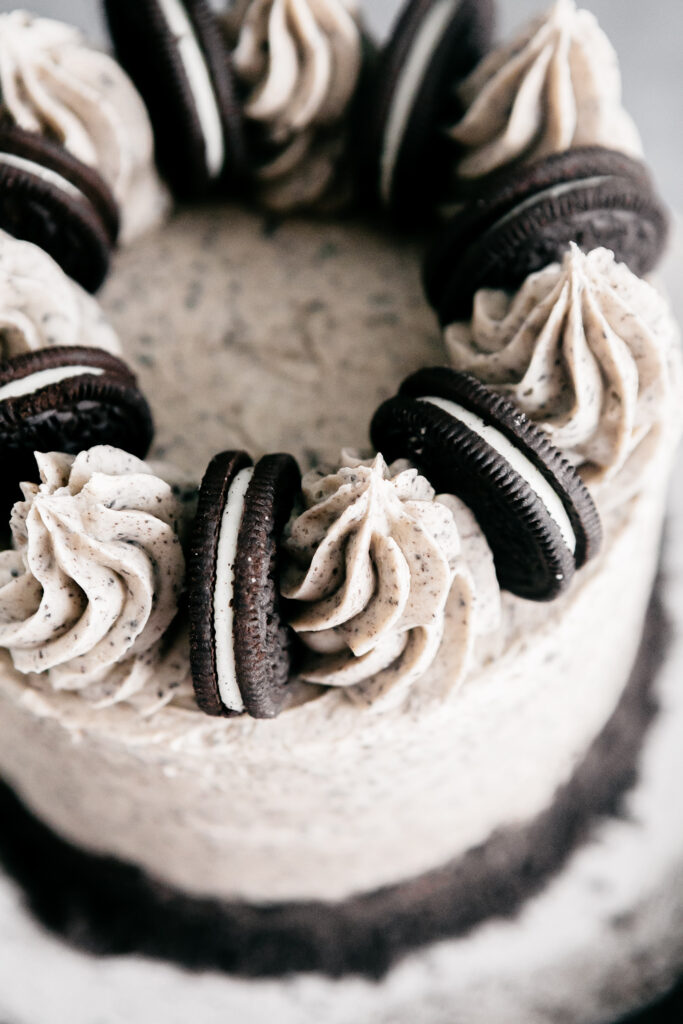 Oreo Crust Cookies and Cream Cake 