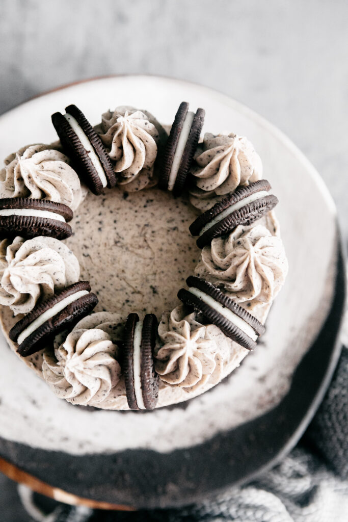 Oreo Crust Cookies and Cream Cake 