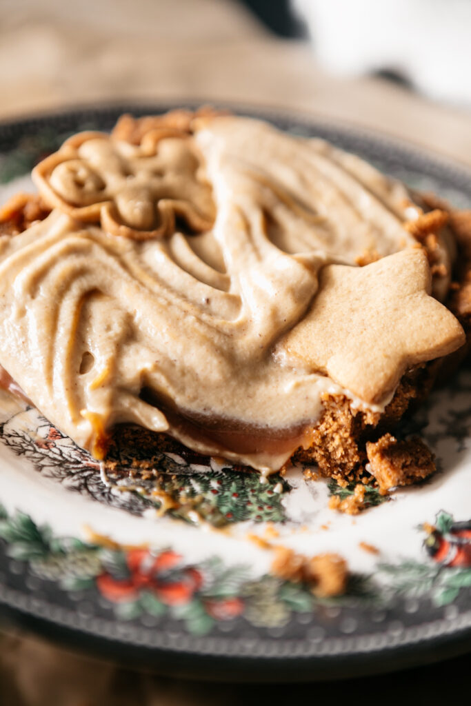 Caramel Gingerbread Pastry Cream Tart