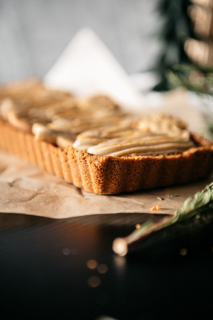 Caramel Gingerbread Pastry Cream Tart